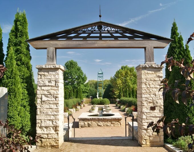 Rieman Gardens_face26