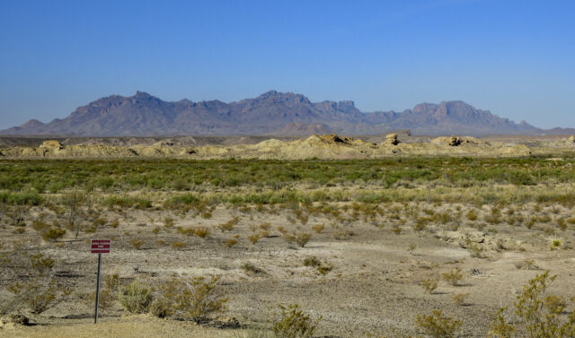 850_3090 Old volcano 1a
