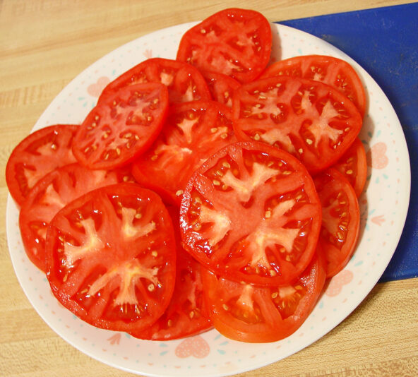 SLICED TOMATOES