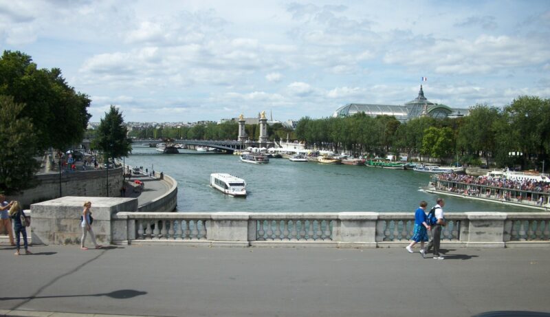 BOATS ON THE SEINE