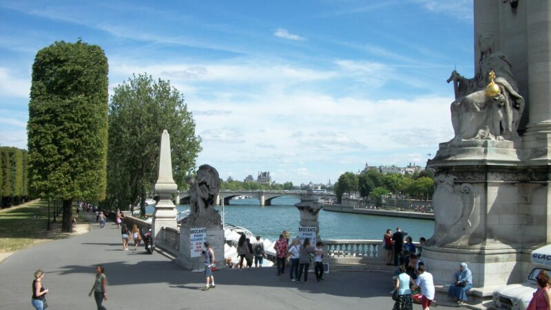 BRIDGES AND ART OF PARIS