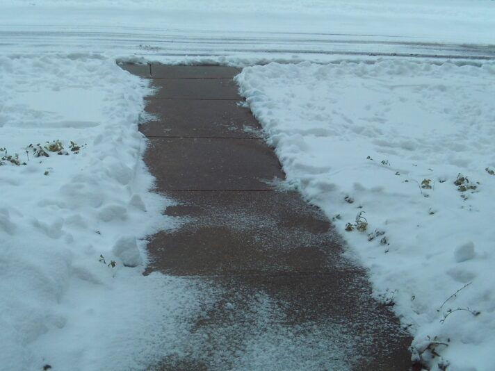 Snow on front yard only 4 inches
