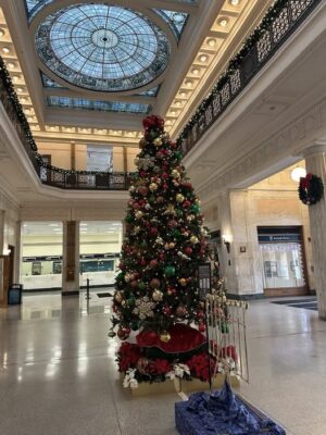 Penn Station Xmas Tree