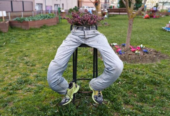headless scarecrow